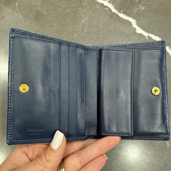 Prada Wallet - Picture 4 of 8